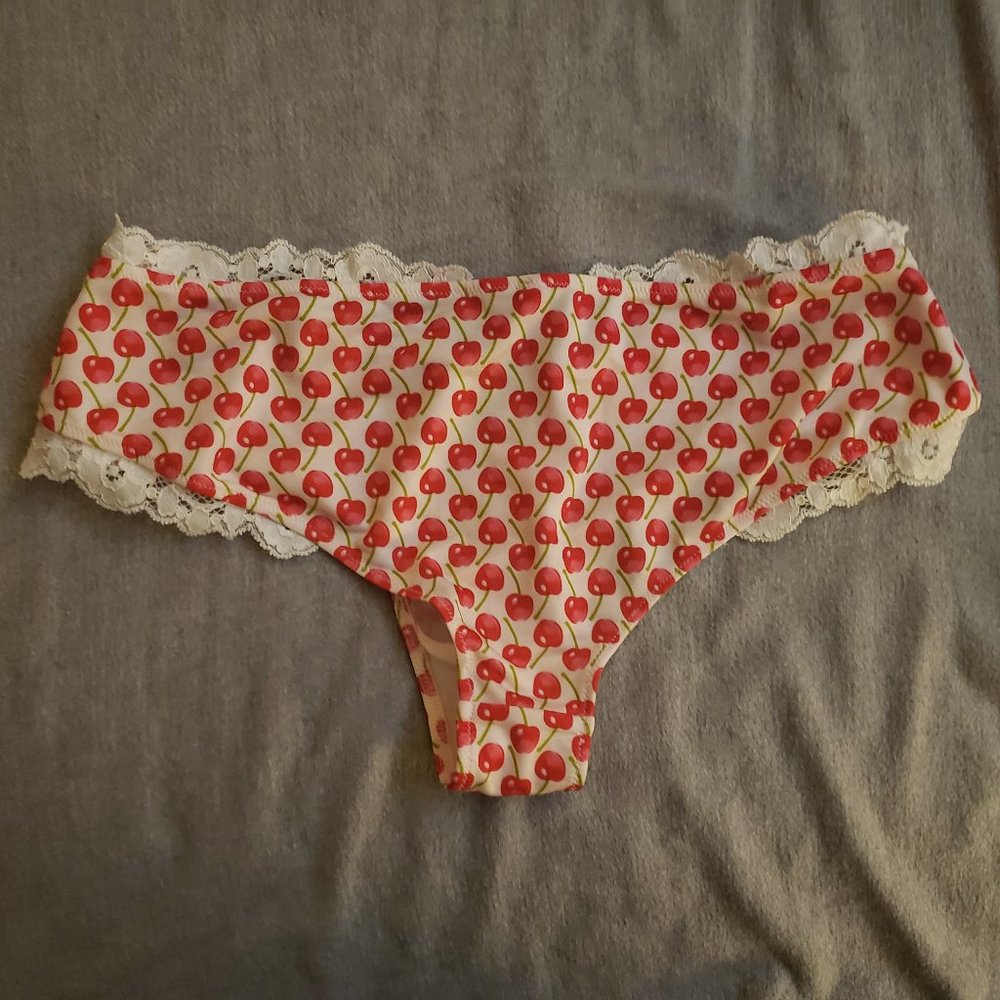 2000s Victoria's Secret Sexy Little Things cheeky - Picture 2 of 4